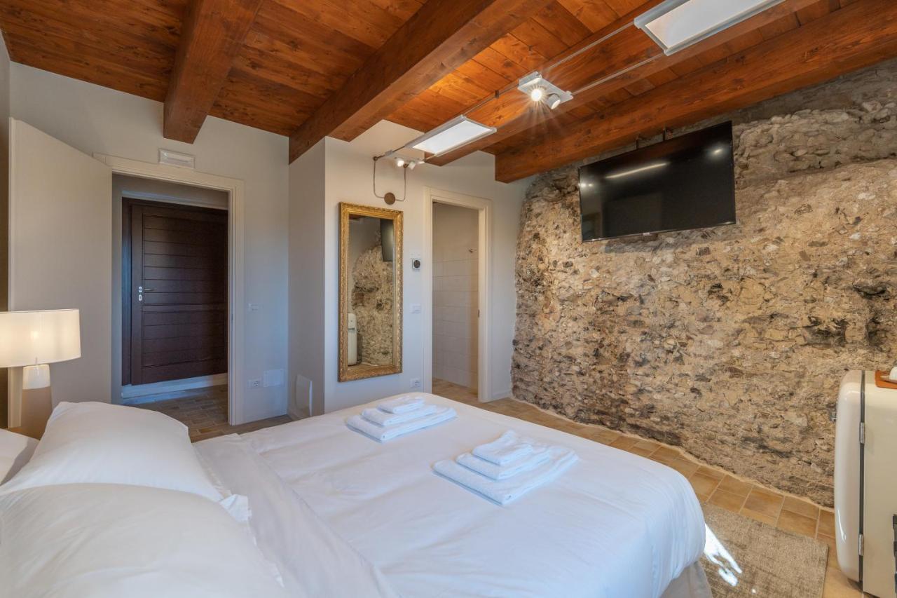 Porta Gemina History Lodge Urbisaglia Exterior photo